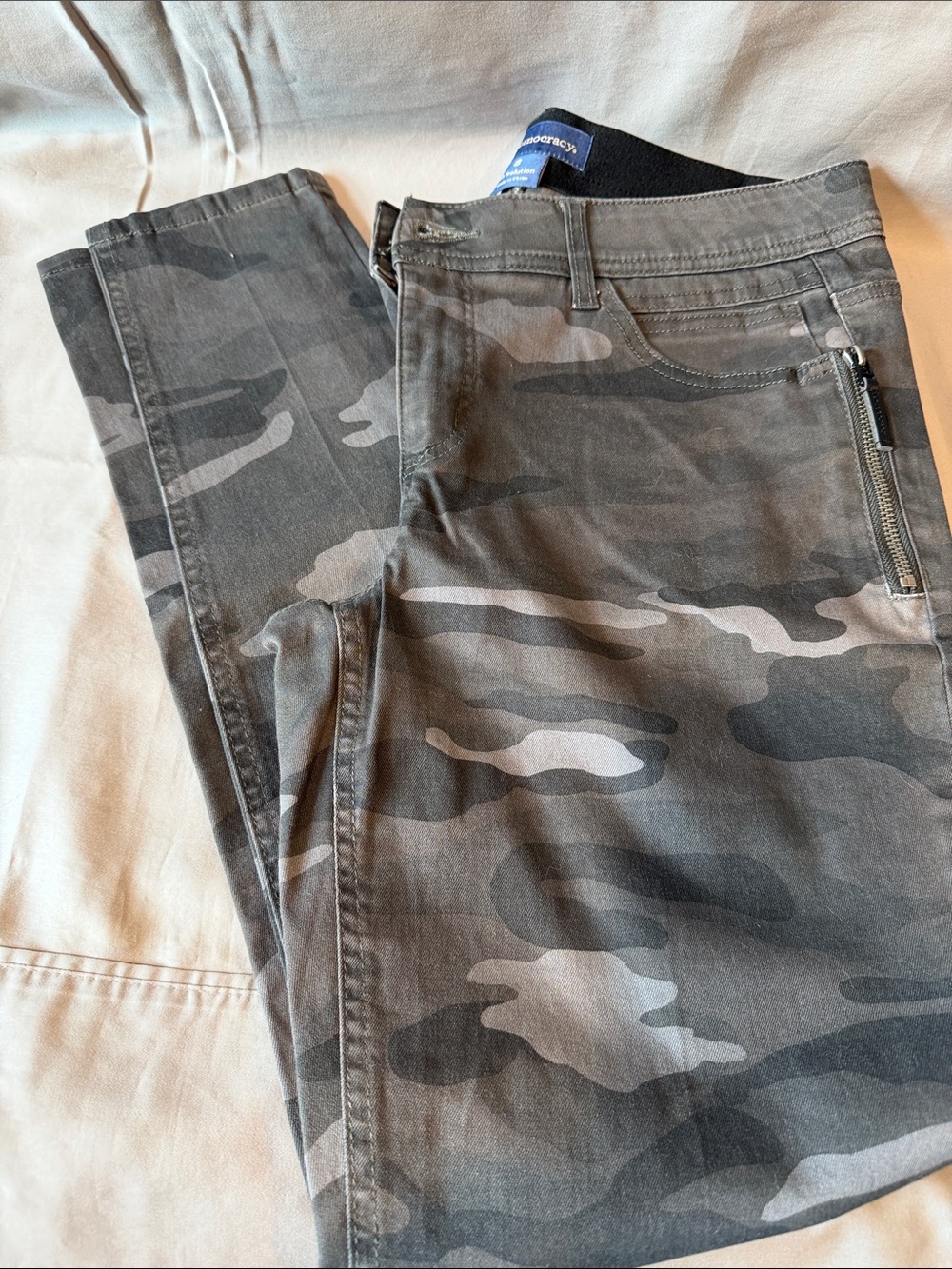Democracy Gray Camouflage Skinny Cargo Pants